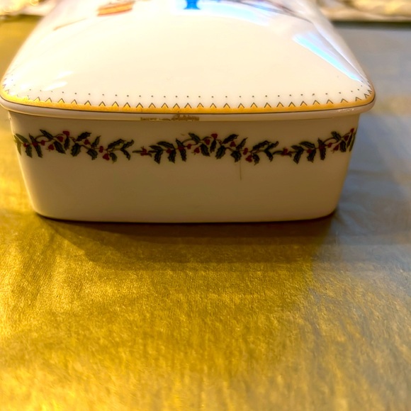 Bernardaud Limoges France authentic Grenadiers Happy Holiday pattern-RARE. - Picture 4 of 4